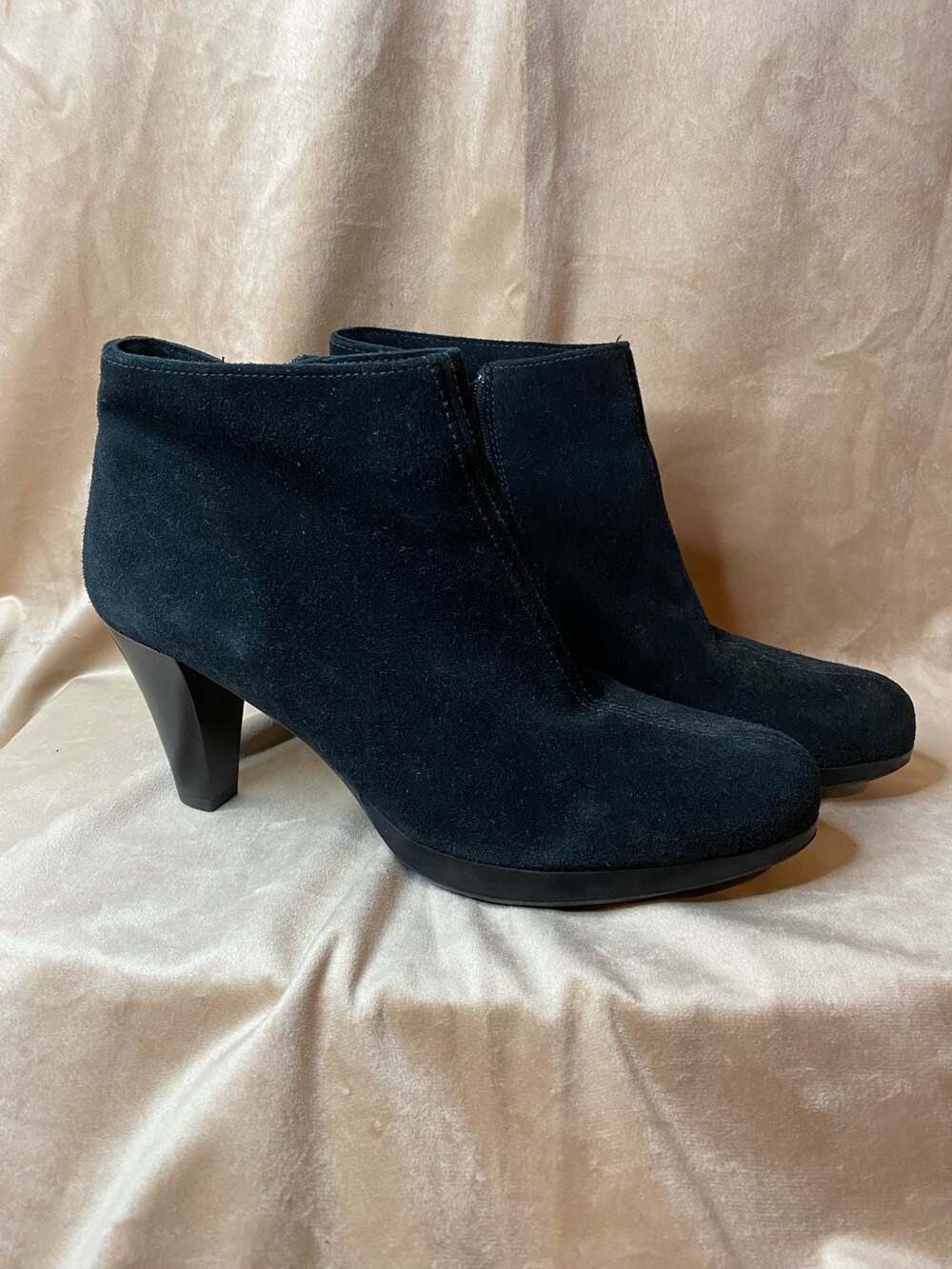 La Canadienne Oliver Waterproof Suede Bootie